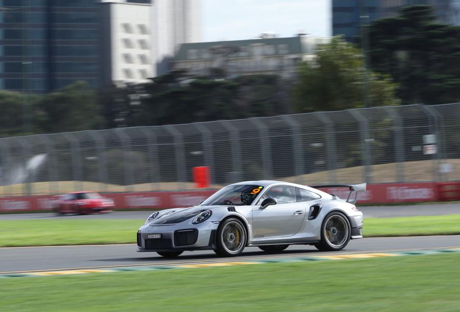  Porsche 911 GT2 RS (991) 2018 года  (AU) (фото 24 из 38)